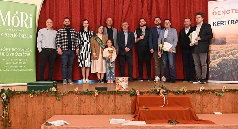 Taroltak a móri borok – nem fogod elhinni, mely pincészetek vitték el a legnagyobb díjakat