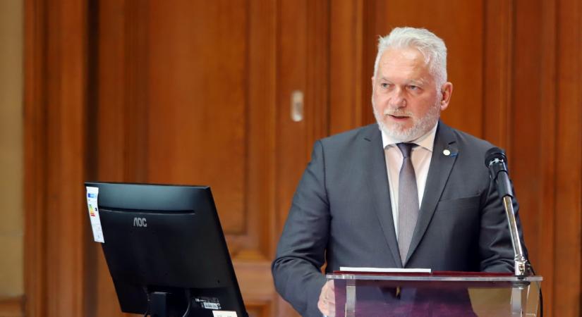 Borhy László: „Az akadémiai közösség újraegyesítésének feltétele, hogy a választást ne politikai szempontok uralják"