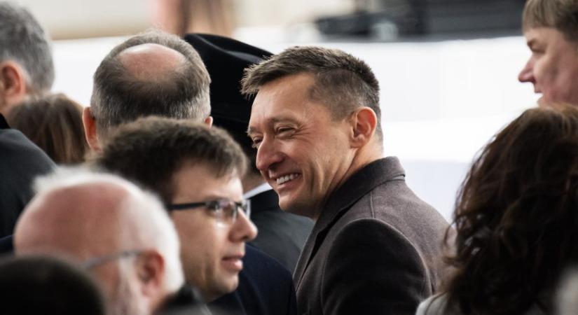 21,9 milliárd forintot adtak Rogánék Balásy Gyula cégének a választások előtt