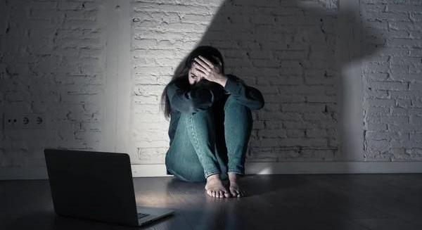 Sokan nem tudnak róla: új törvényi tényállás a Btk-ban az internetes agresszió