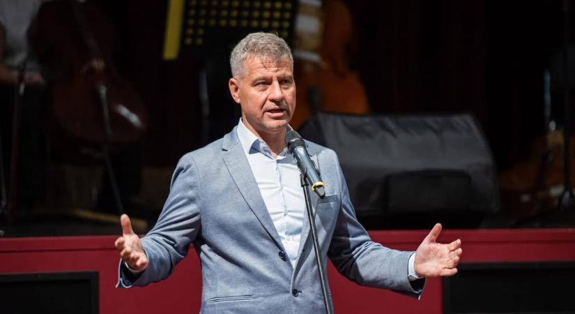 Két hét purgatóriumról ír a fideszes képviselő, aki megerősítené „a belső kontraszelekciós mechanizmusokat”