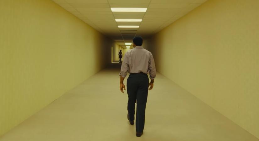 Olyan nagy díszletet építettek a 20 éves Kane Parsons Backrooms című horrorjához, hogy volt, aki eltévedt benne