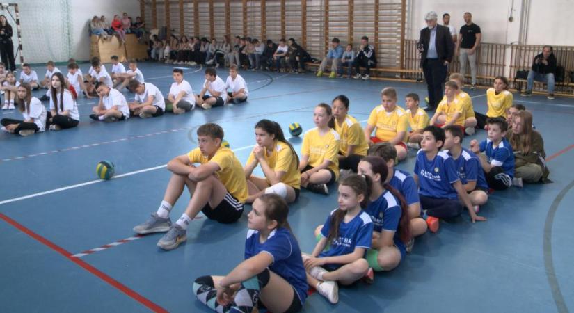 Dodgeball Kupa: a kiütős labdajáték különleges változatával ismerkedhettek meg a debreceni diákok