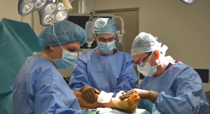 Mellbevágó fotók kerültek ki a kórházba került magyar válogatott focistáról