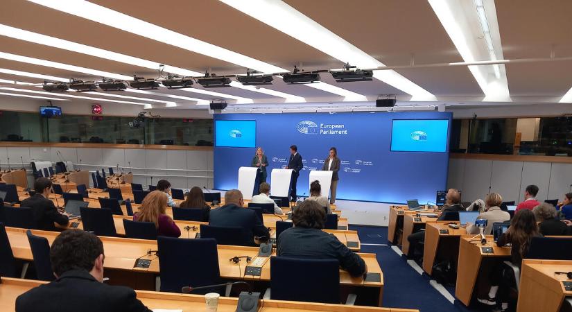 A Patrióták nekimentek, de így is elfogadta az Európai Parlament a hétéves költségvetés tervét