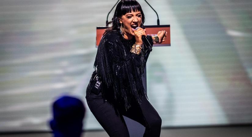 „Ne reménykedjetek, nem vonulok vissza!” – jelezte Tóth Gabi