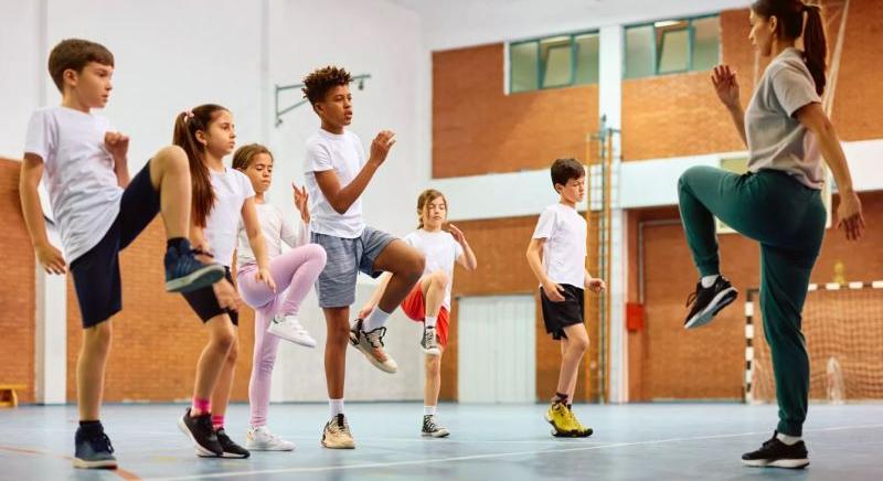 Tesióra közben állt le a 8 éves kisfiú szíve egy budapesti iskolában