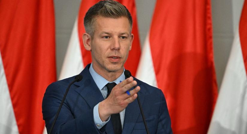 Csúcsra járatja a propagandát a HVG: érdekes testhelyzetben sikerült ábrázolniuk Magyar Pétert (FOTÓ)