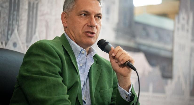 Lázár nem hívja ki Orbánt