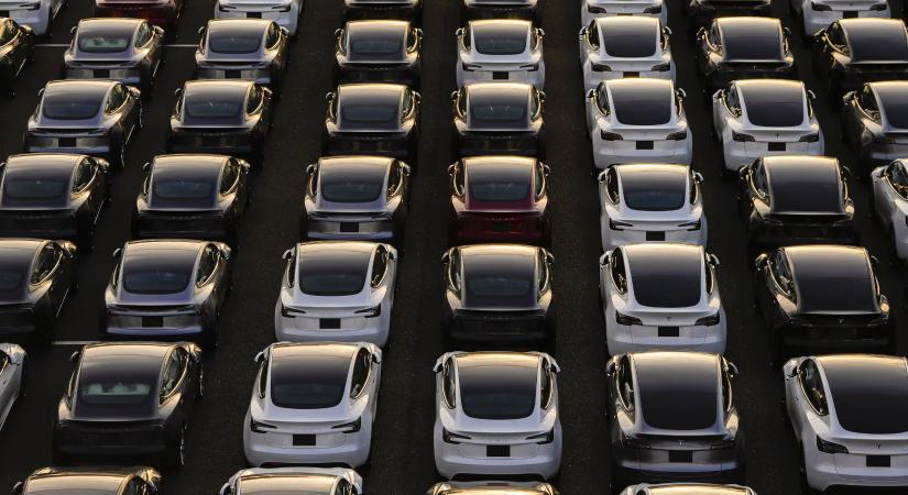 Vegyes érzelmeket keltő negyedéves beszámolón van túl a Tesla