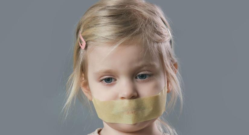 Így lesz a gyerekből érzelmileg zárkózott felnőtt- Rossz szülői reakciók, amikkel elnyomjuk az érzéseit