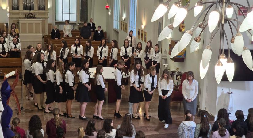 Imádkoznak a végzősökért