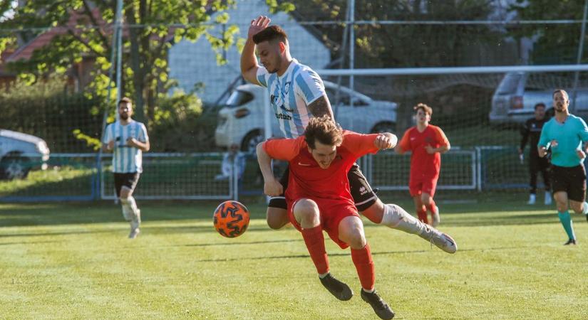 Nem játszott, mégis ünnepelhetett a Badacsonytomaji SE ( képek)