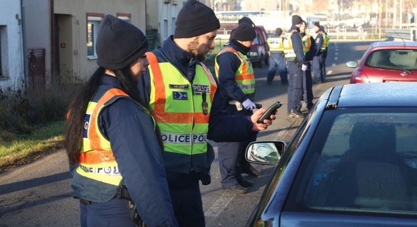 Döbbenetes, mi zajlik Heves útjain: 11 baleset és rengeteg szabályszegő
