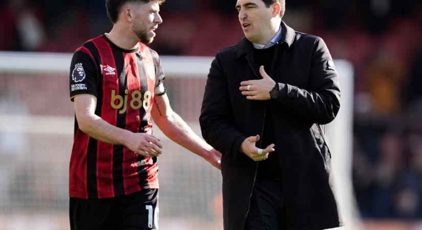 A Chelsea és a Manchester United is ezt az edzőt akarja