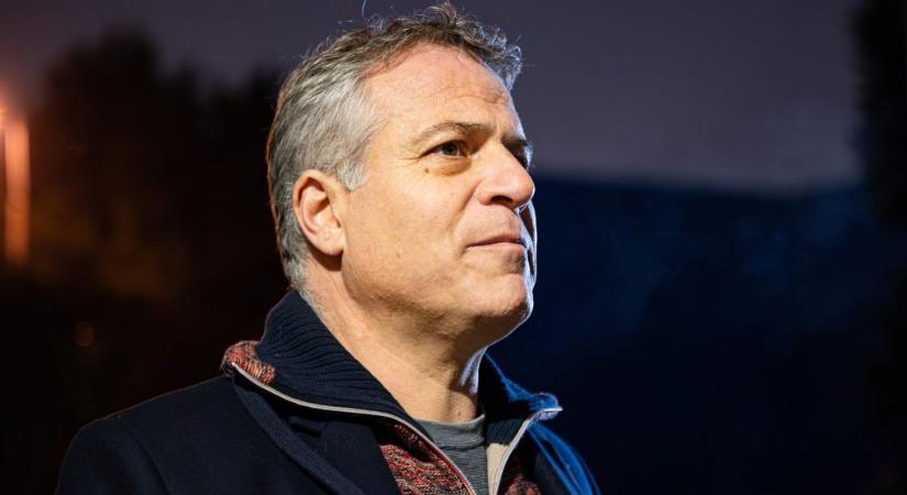 „Sanyi meg akarja várni az új kormány megalakulását, mielőtt bemegy az ügyészségre” – Juhász Péter szerint hamarosan kiderül, ki az a Zsolti bácsi