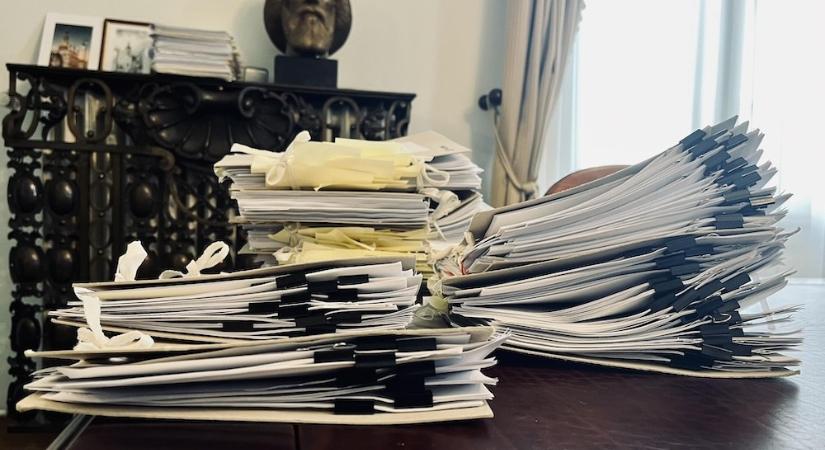 Pintér Bence megerősítette, hogy délelőtt civil ruhás rendőrnyomozók jelentek meg a Győr Projekt Kft.-nél - új szintre lépett a győri ügyek feltárása