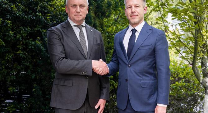 Magyar Péter június elsejére beregszászi találkozót kezdeményez Volodimir Zelenszkijjel