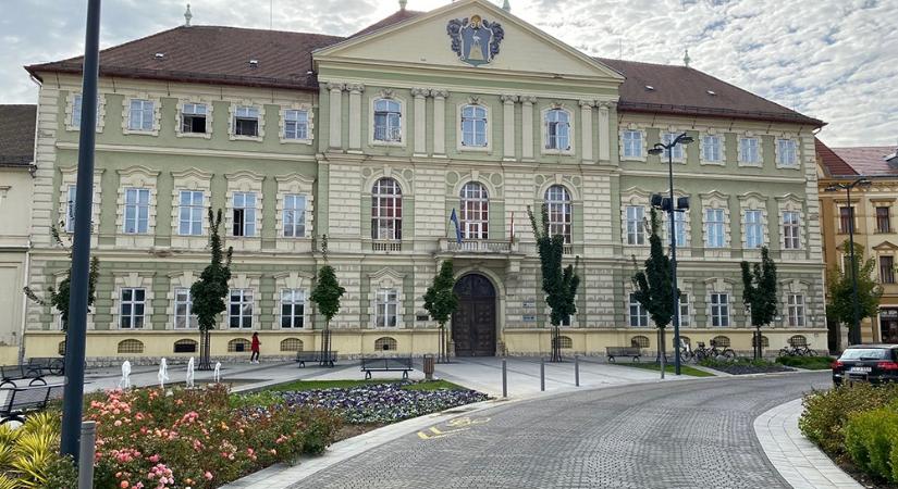 Hivatalos: Fiktív foglalkoztatás miatt nyomoz a rendőrség a Vas Megyei Kormányhivatalban
