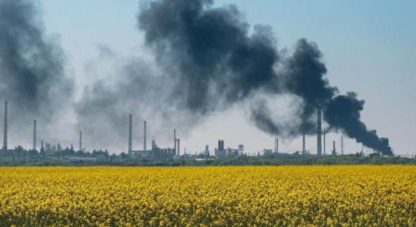 Brutális csapásokat mértek az ukránok az orosz olajlétesítményekre a Fekete-tenger térségében