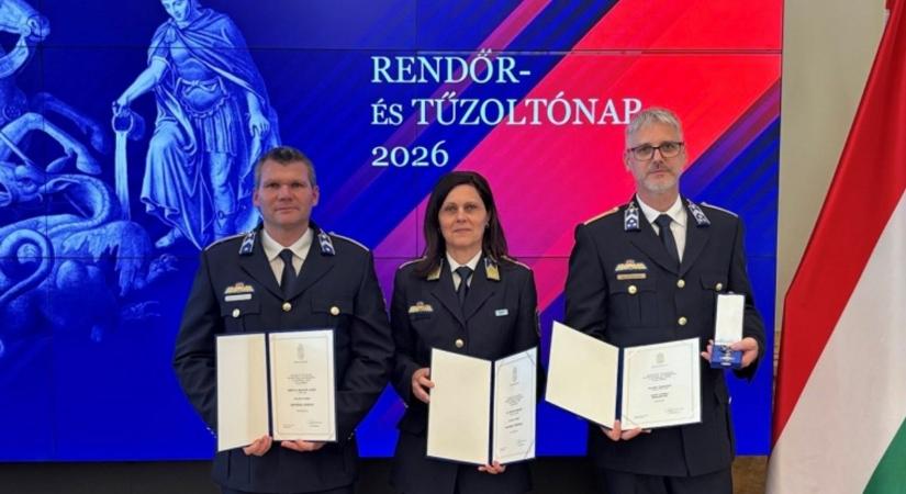 Három somogyi rendőr kapott elismerést Pintér Sándor belügyminisztertől
