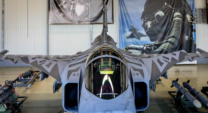 Állati jó, egyedi minták kerültek egy magyar vadászgépre