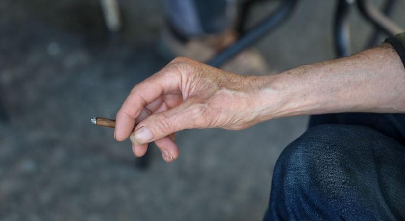 A 2009 után születettek soha nem vehetnének dohányterméket!