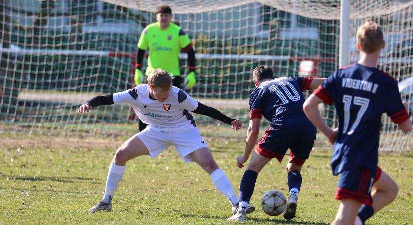 Adony és Mezőfalva üres kézzel távozhatott