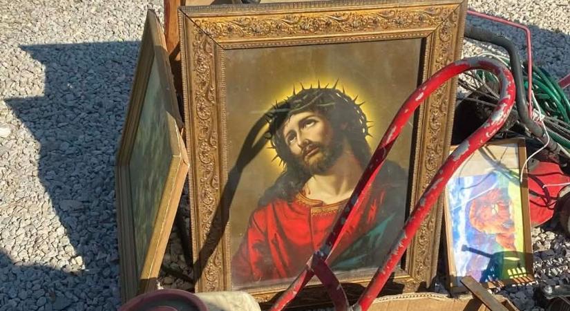 Látszólag ártatlan vásár, ahol ijesztő babák és retro csodák várnak ránk – VIDEÓ