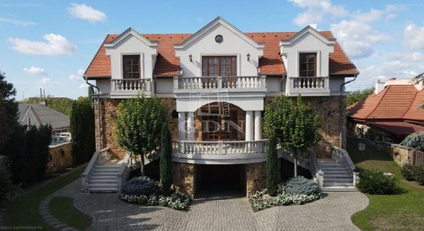 Brutális árak Fehérváron: közel 1 milliárdba kerül egy ház