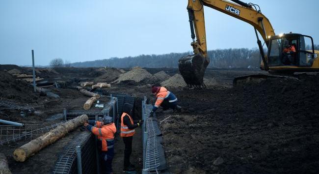Ukrajnában folyamatos védelmi vonalat építenek a Kijevi-víztározótól Szumiig – ukrán fegyveres erők