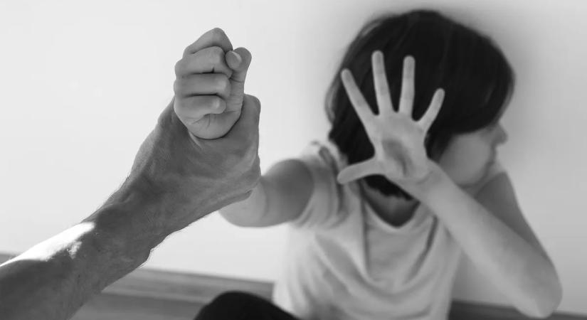 Gyomorforgató felvételeket találtak egy miskolci férfinál