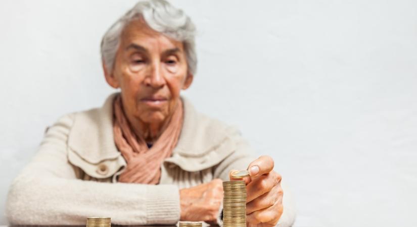 Elképesztő hír a nyugdíjasoknak: Ennyivel nőhet a nyugdíj 2027-ben!
