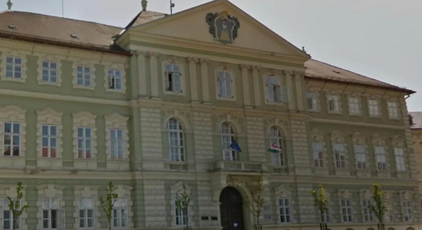 A kormányhivataltól kaphattak fizetést a szombathelyi fideszes jelölt kampánycsapatának tagjai