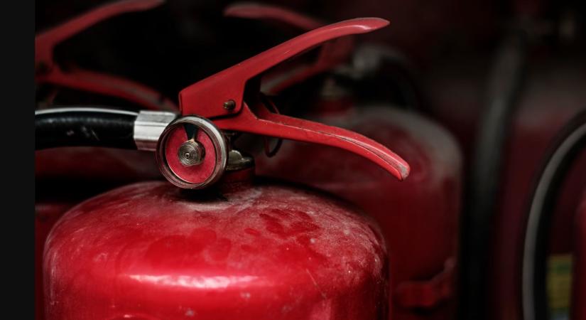 Tűz a debreceni lakótelepen