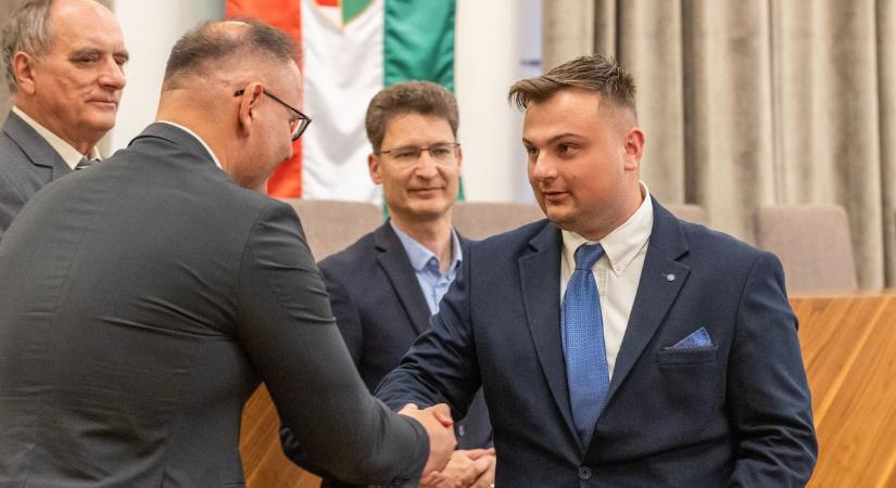 Átadták az Alba Regia ösztöndíjat a Városháza dísztermében (galéria)