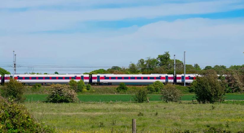 Pánik az InterCityn: késsel fenyegette az utasokat egy férfi