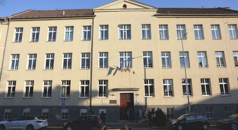 Hulladékból született műalkotások lepték el a Kossuthot