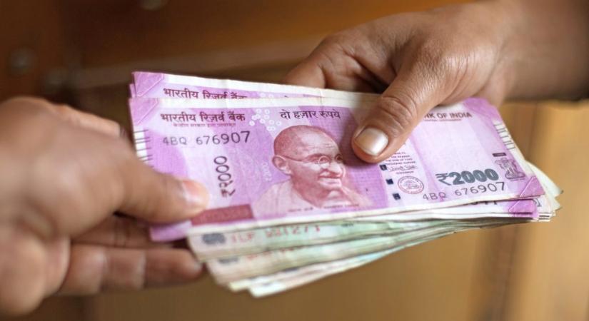 Halott nővére holttestével jelent meg a bankban, hogy pénzt vehessen fel