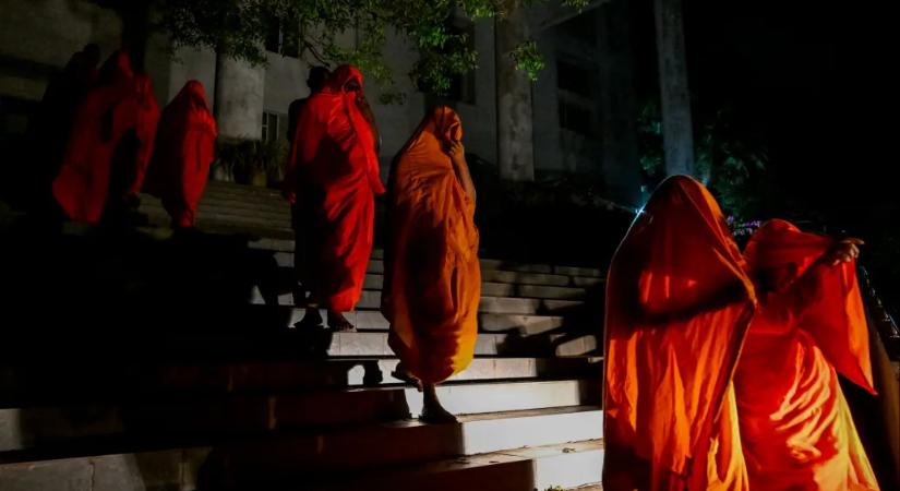 22 buddhista szerzetest fogtak el Srí Lankán, miután több mint egy mázsa füvet találtak náluk