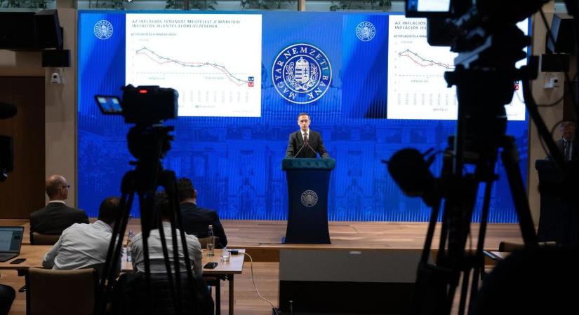 Egyhangúlag döntött a monetáris tanács az alapkamat szinten tartásáról