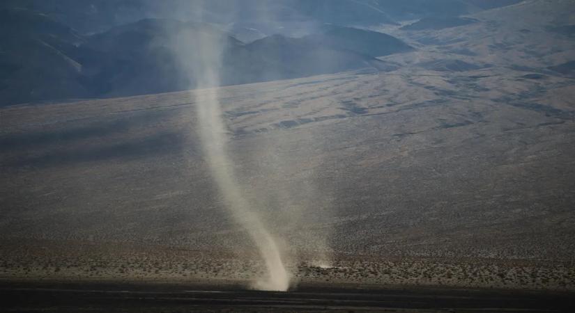 Mini tornádót észleltek hazánkban - videón a döbbenetes jelenség