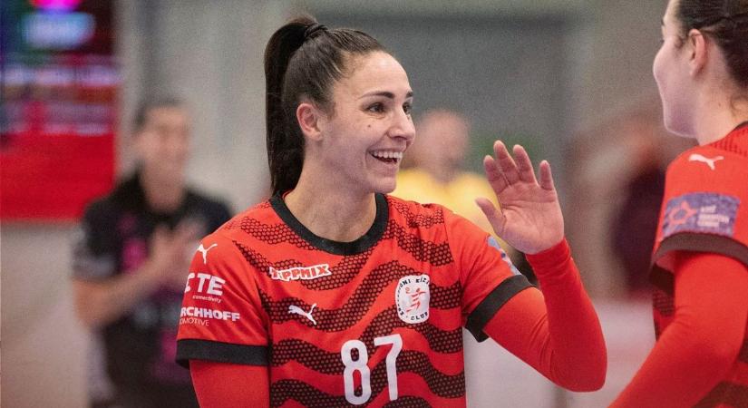 Megható pillanat: elbúcsúztatták a Fradi legendáját, még a mezszámát is visszavonultatták (VIDEÓ)