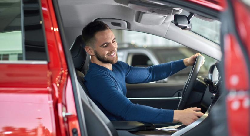 CSAK HASZNÁLT AUTÓRA TELIK