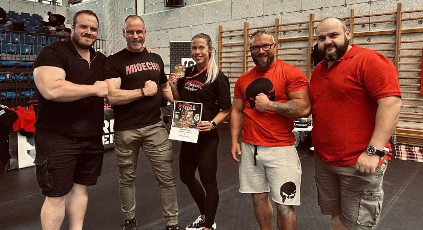 Hatalmas győzelemmel mutatkozott be a Deli Team új erőemelője