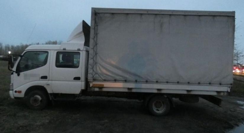 Bűnbandát számoltak fel a Tisza-tónál: üzemeket és tüzépeket fosztogattak, de lebuktak