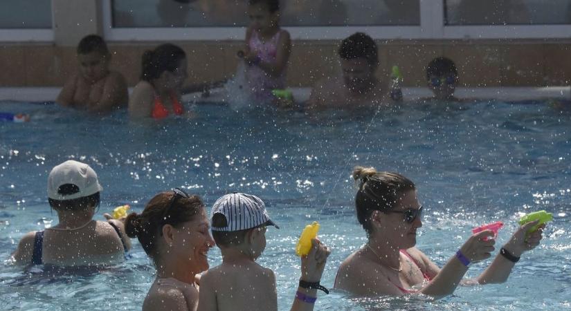 A mosonmagyaróvári termálfürdőben május végén nyit a gyermekvilág – ennyiért pancsolhatunk