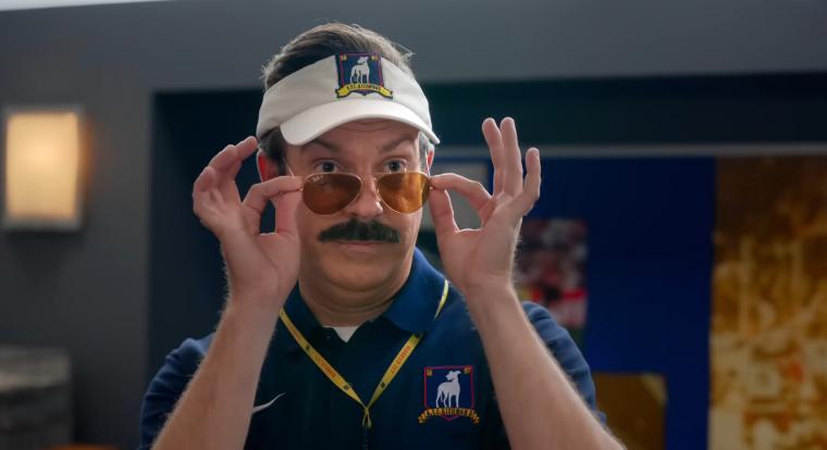 Ted Lasso ezúttal egy női focicsapatot próbál kikupálni