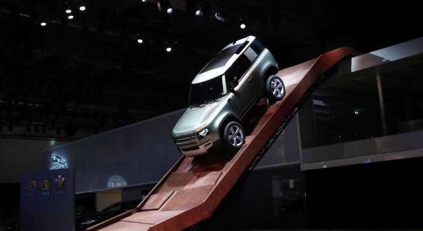 Most éppen története legnagyobb visszahívása sújtja a Jaguar Land Rovert