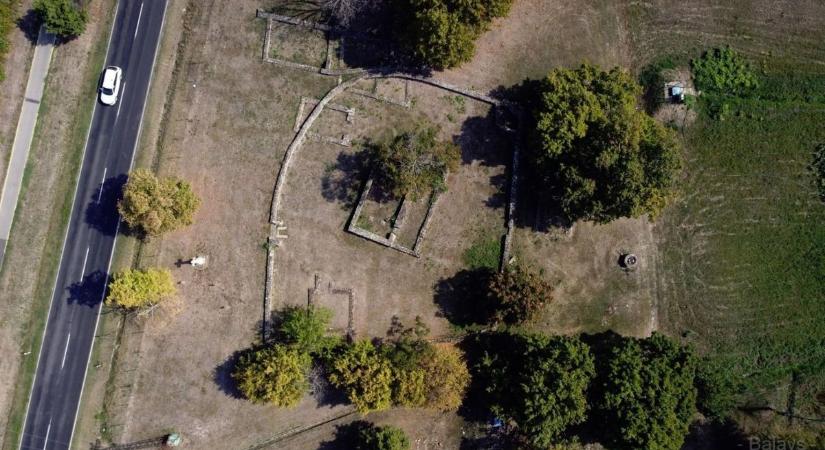 Egy elfeledett település titkai Zánka és Balatonakali között